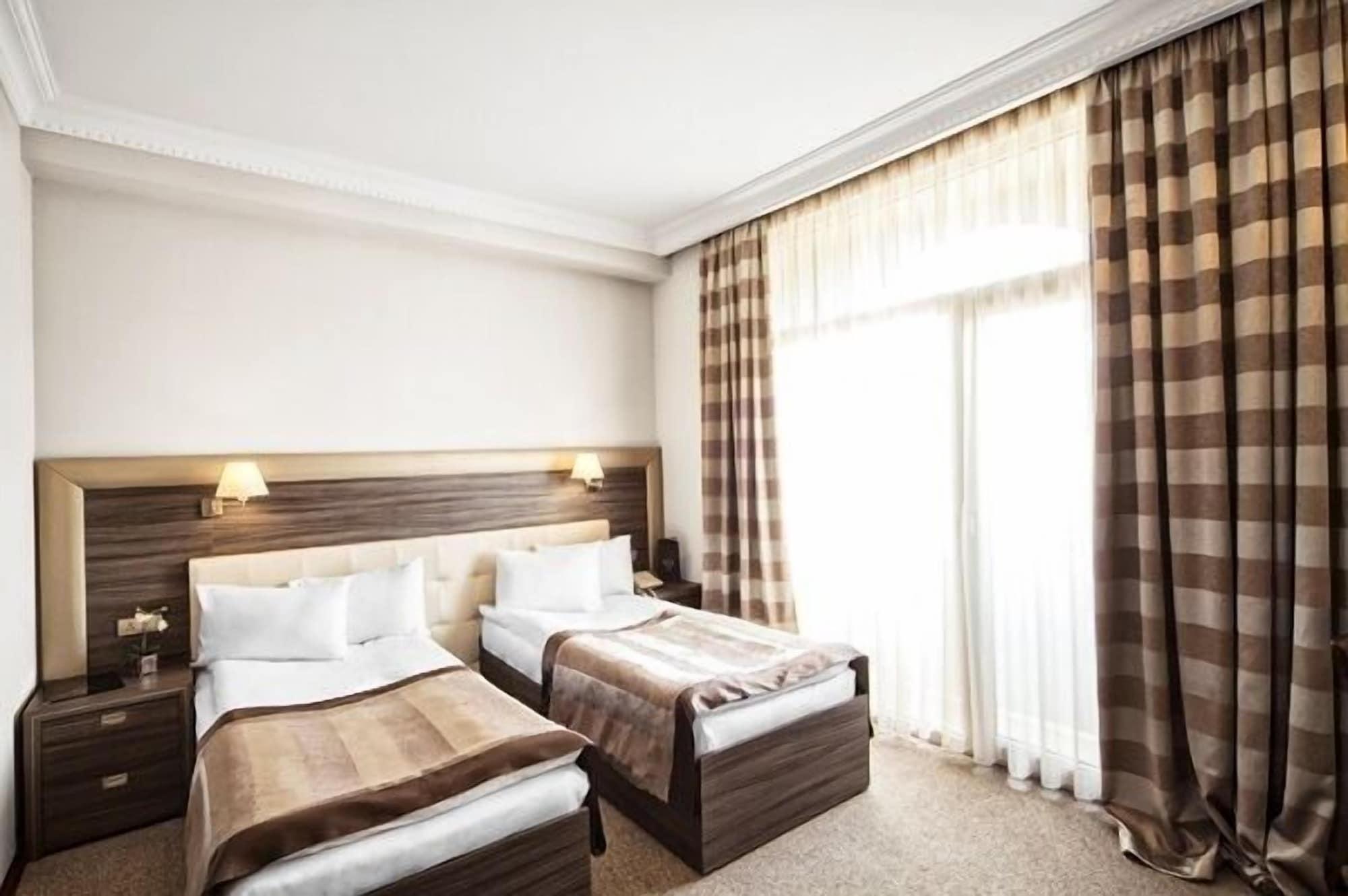 Cruise Hotel Tbilisi Ngoại thất bức ảnh