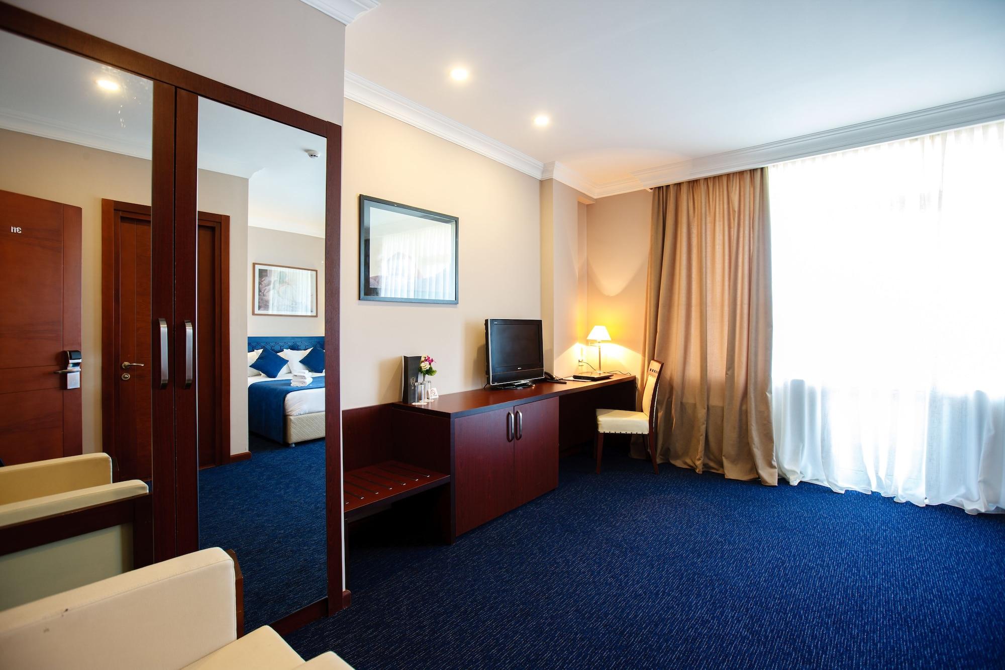 Cruise Hotel Tbilisi Ngoại thất bức ảnh