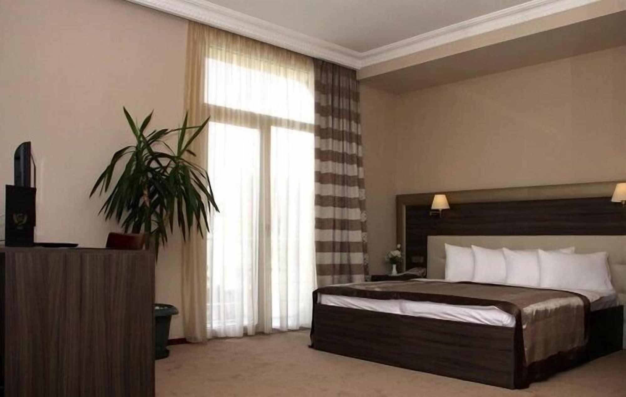 Cruise Hotel Tbilisi Ngoại thất bức ảnh