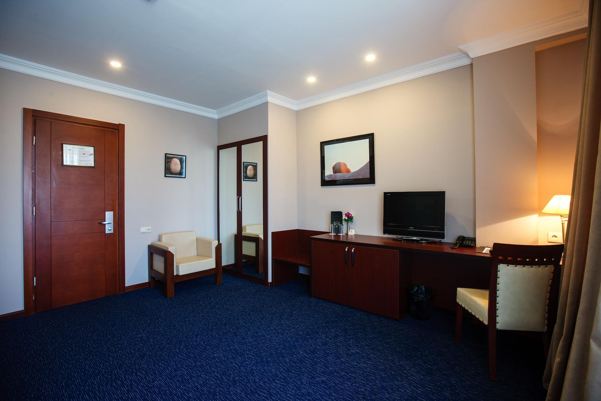 Cruise Hotel Tbilisi Ngoại thất bức ảnh