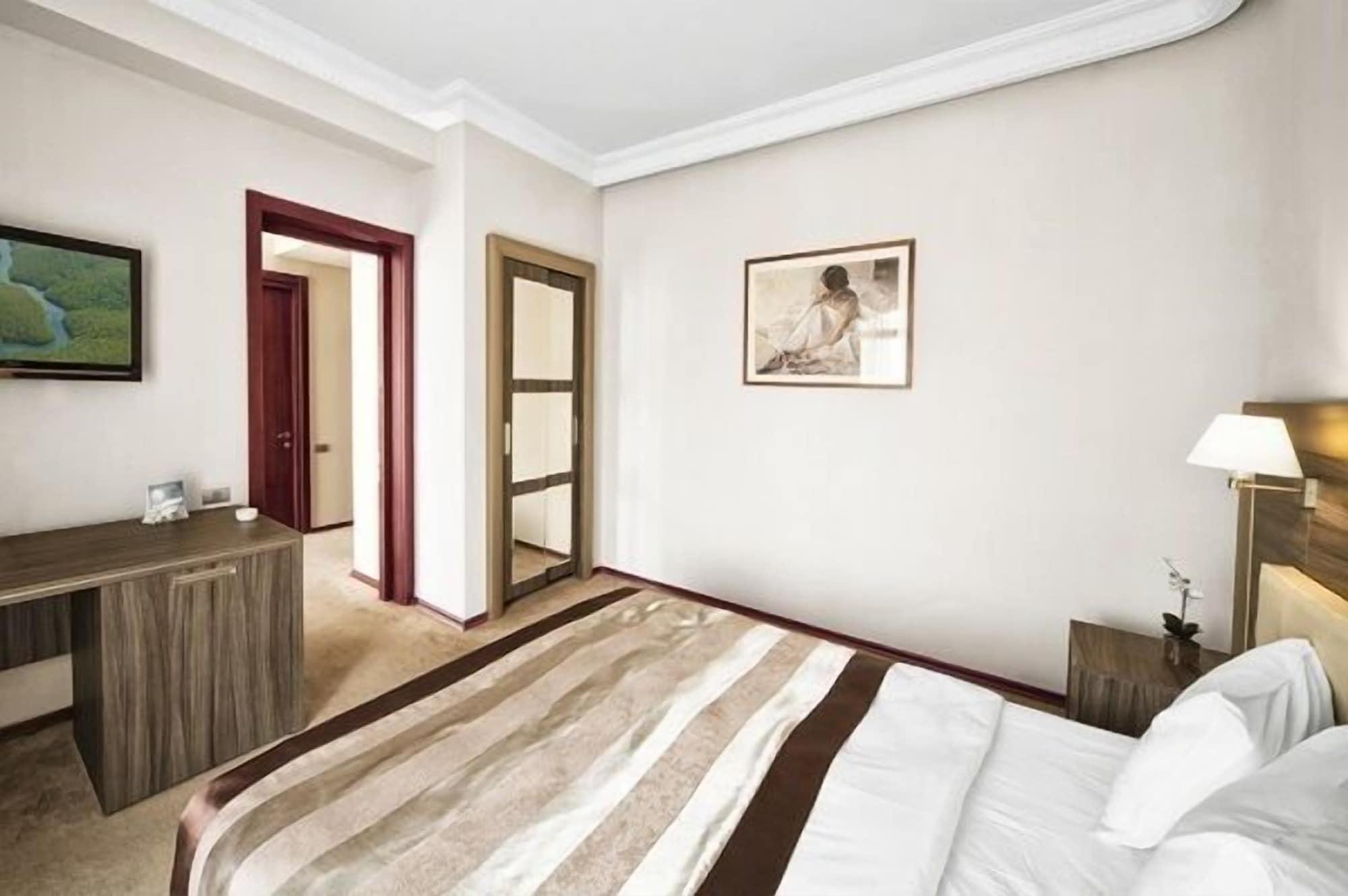 Cruise Hotel Tbilisi Ngoại thất bức ảnh
