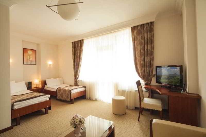 Cruise Hotel Tbilisi Ngoại thất bức ảnh