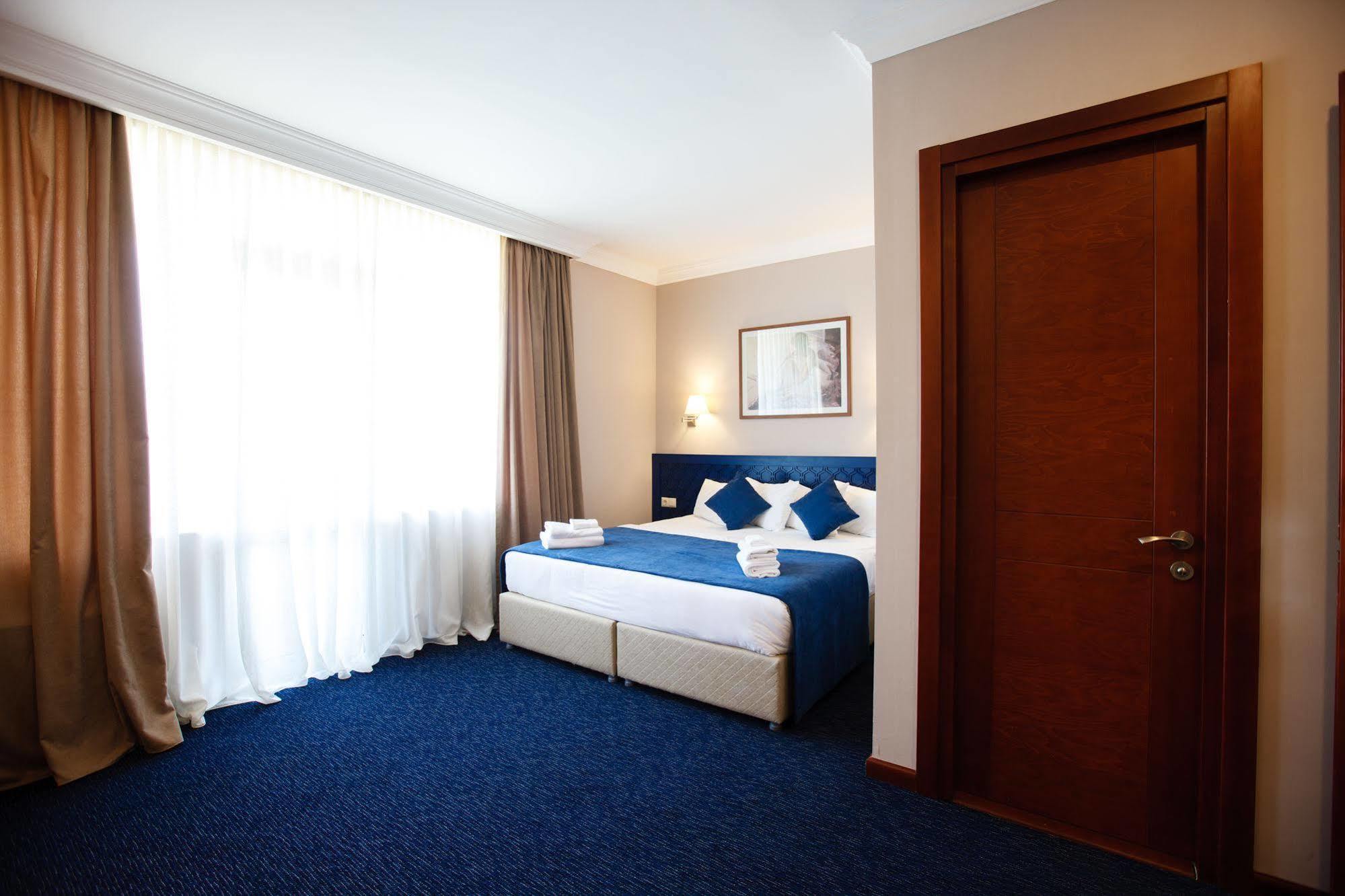 Cruise Hotel Tbilisi Ngoại thất bức ảnh